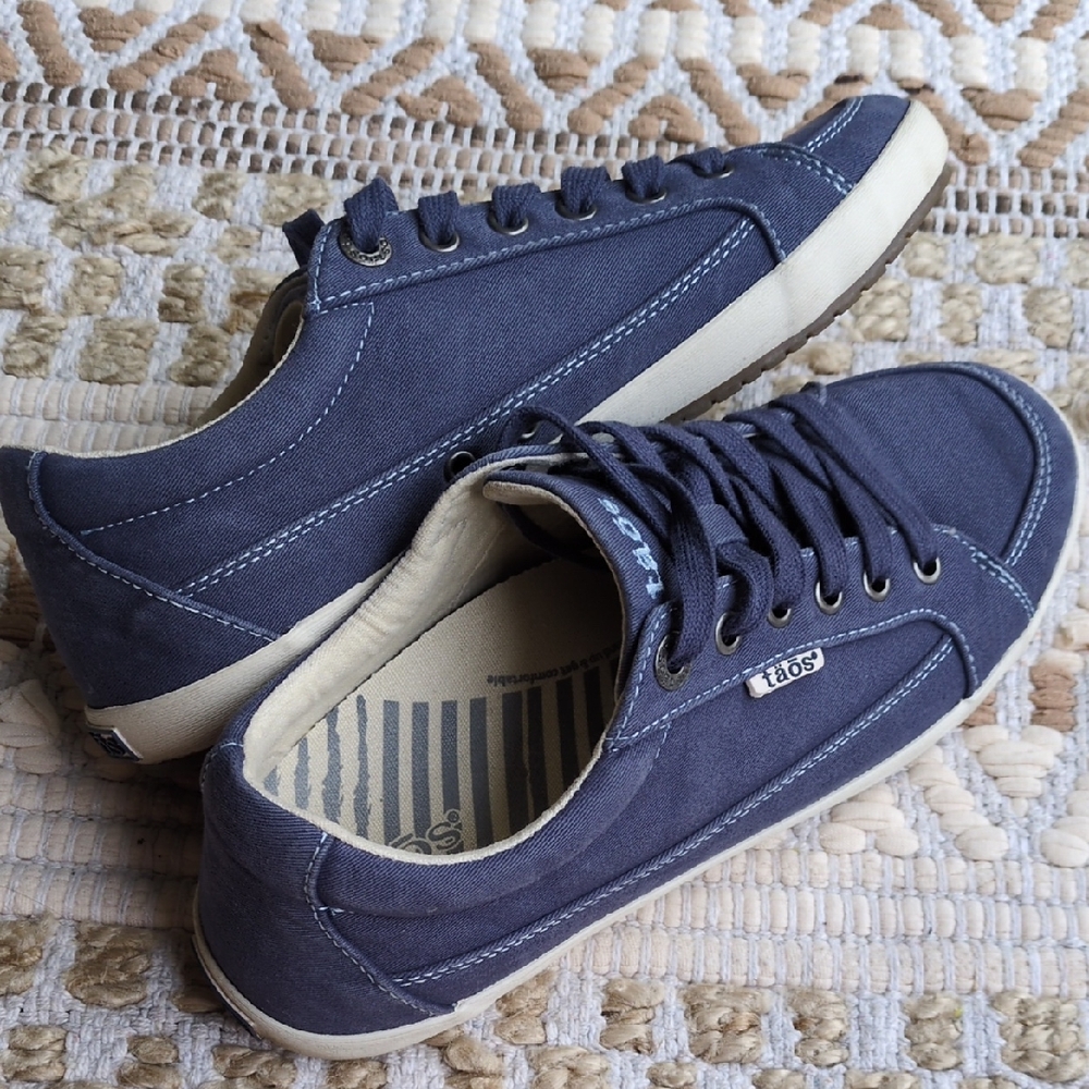 Taos Moc Star 2  Blue Canvas Lace Up Sneakers